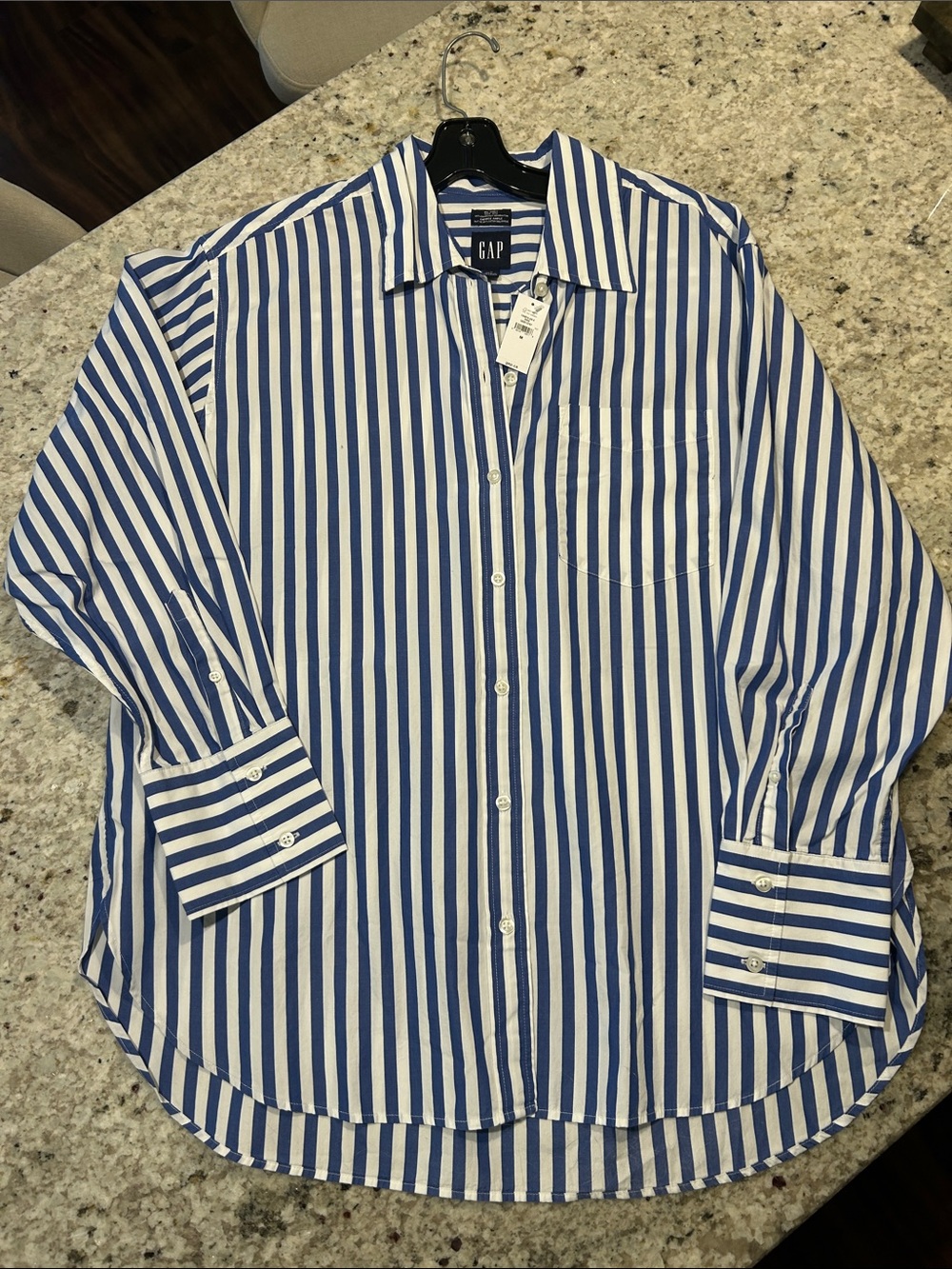 GAP Men’s Blue and White Vertical Stripe Button-Down Shirt